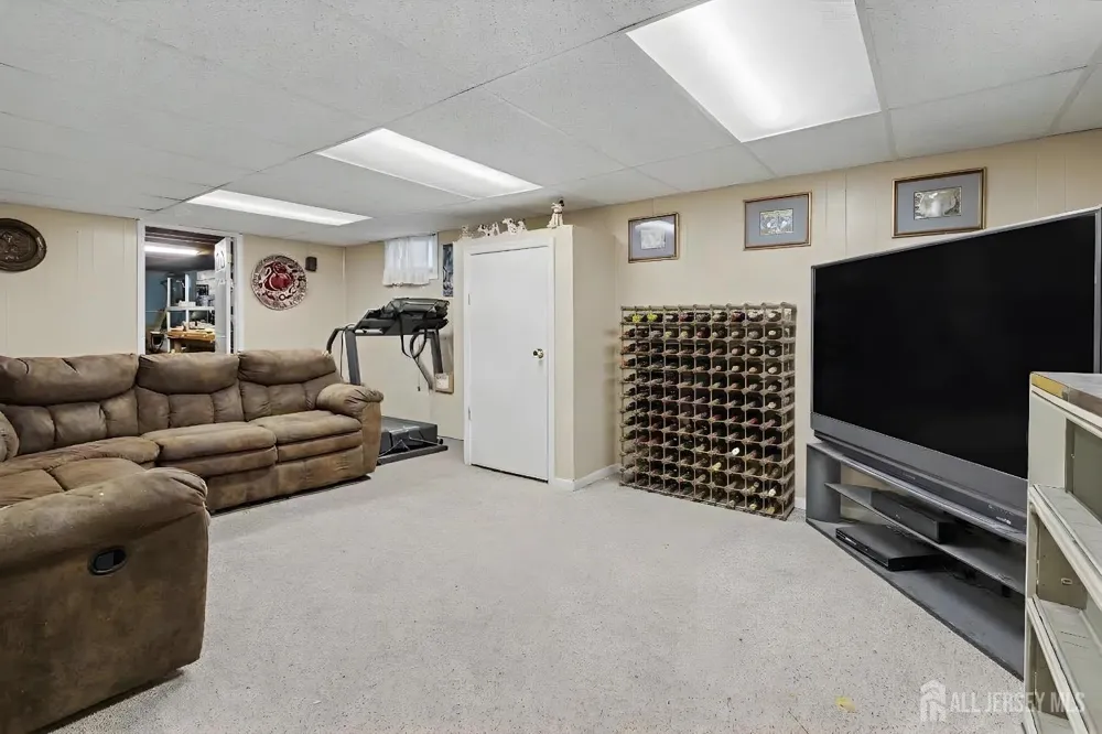 29 Joyce Place Sayreville, NJ 08859