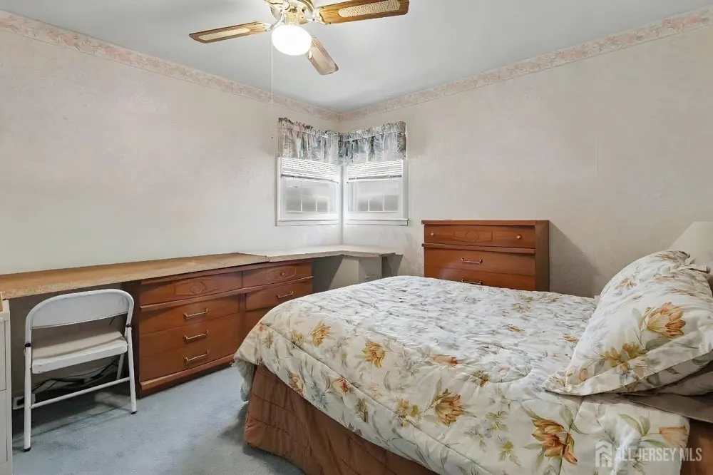 29 Joyce Place Sayreville, NJ 08859