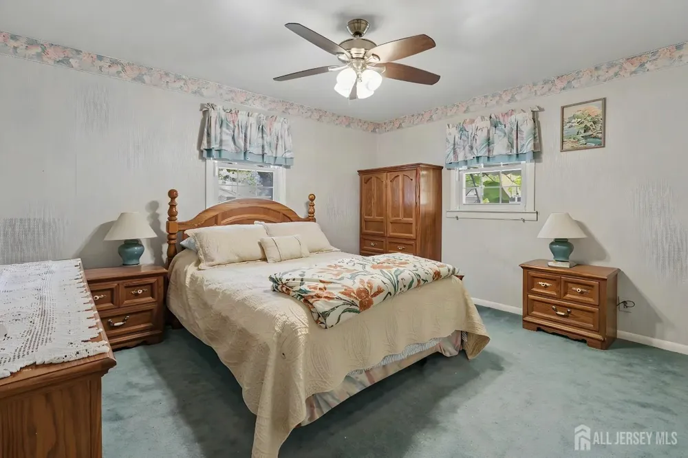 29 Joyce Place Sayreville, NJ 08859