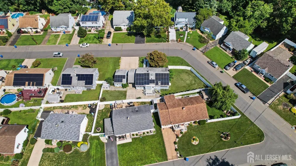 29 Joyce Place Sayreville, NJ 08859