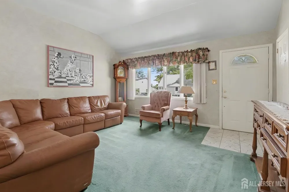 29 Joyce Place Sayreville, NJ 08859