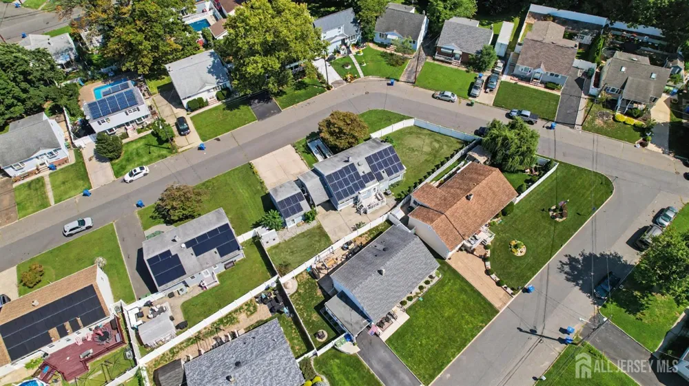29 Joyce Place Sayreville, NJ 08859