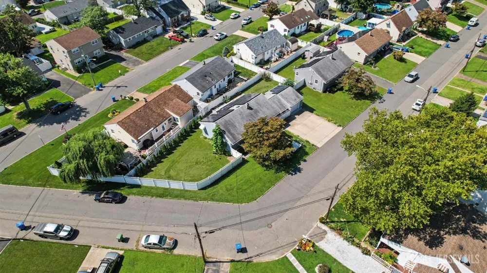 29 Joyce Place Sayreville, NJ 08859