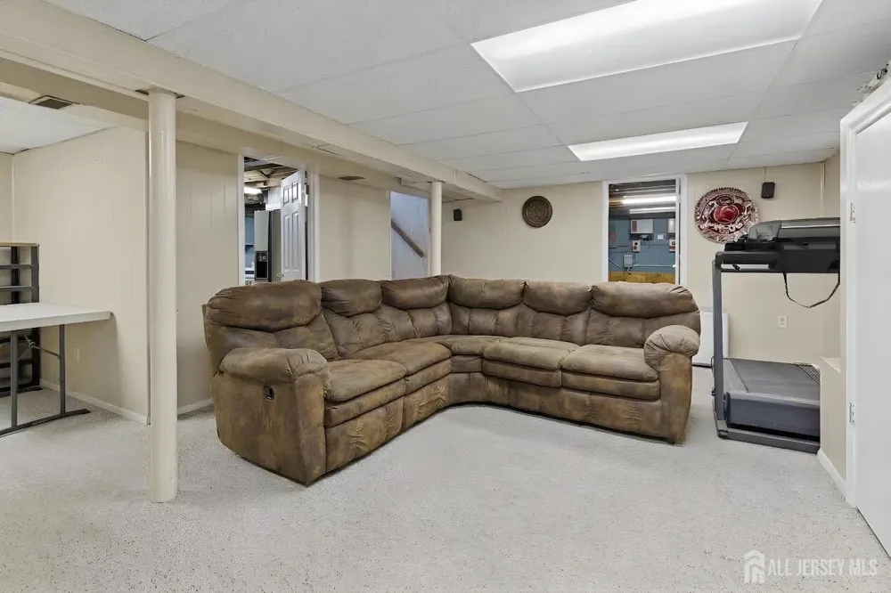29 Joyce Place Sayreville, NJ 08859