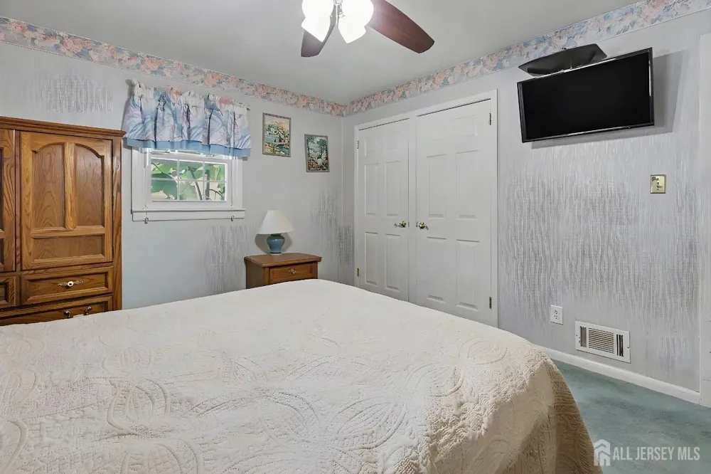 29 Joyce Place Sayreville, NJ 08859