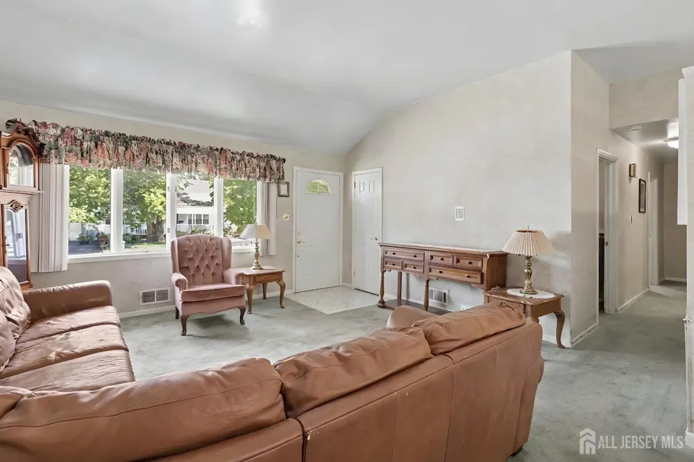 29 Joyce Place Sayreville, NJ 08859