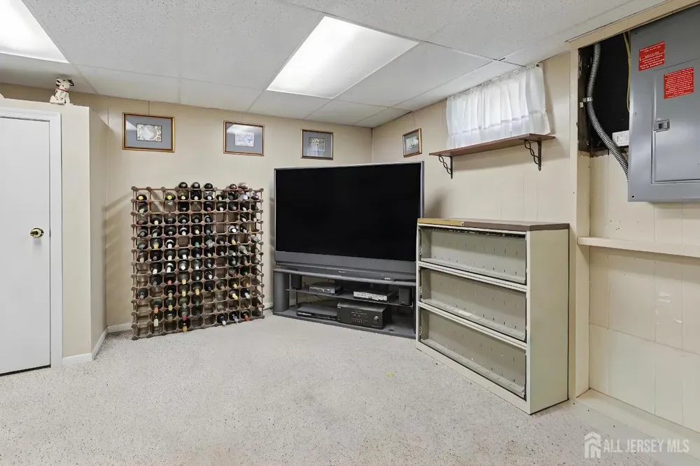 29 Joyce Place Sayreville, NJ 08859