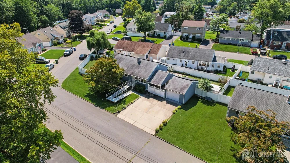 29 Joyce Place Sayreville, NJ 08859