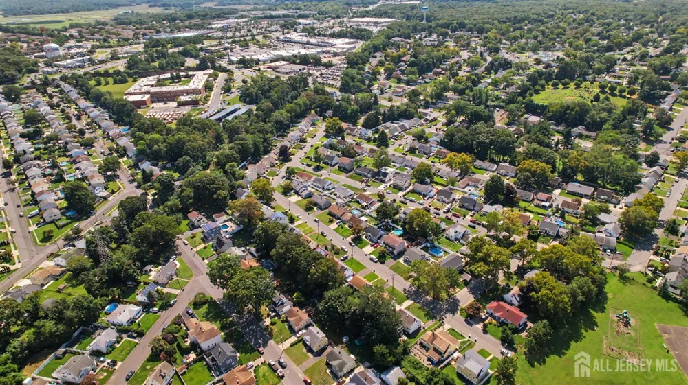 29 Joyce Place Sayreville, NJ 08859