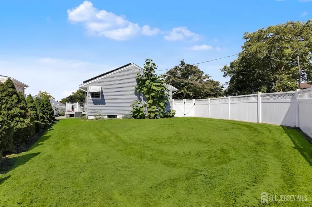 29 Joyce Place Sayreville, NJ 08859