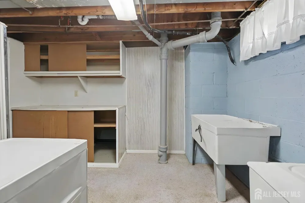 29 Joyce Place Sayreville, NJ 08859