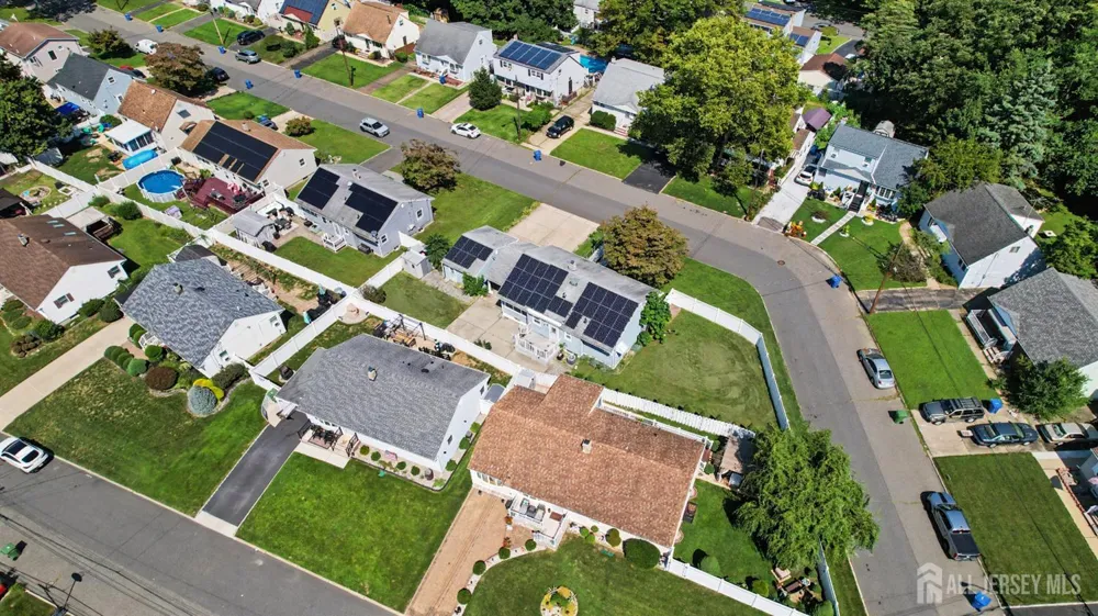 29 Joyce Place Sayreville, NJ 08859