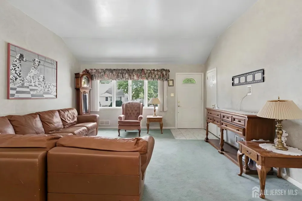 29 Joyce Place Sayreville, NJ 08859
