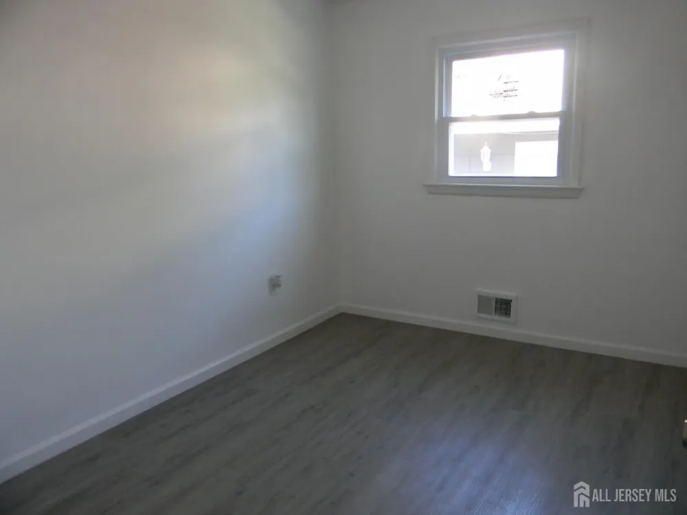 27 Violet Terrace Milltown, NJ 08850