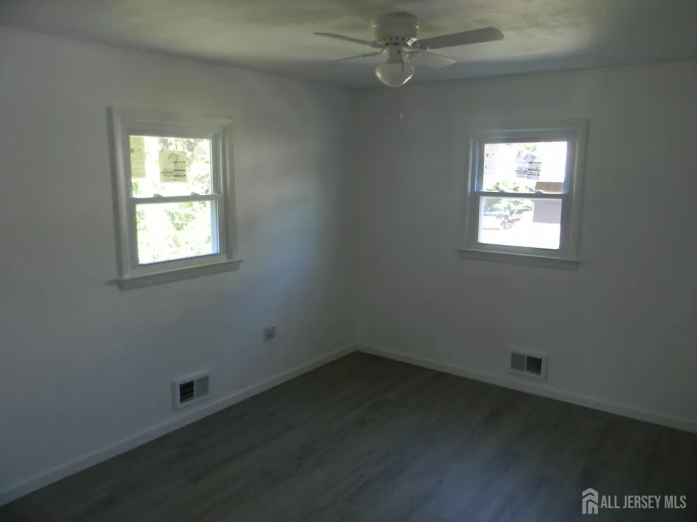 27 Violet Terrace Milltown, NJ 08850