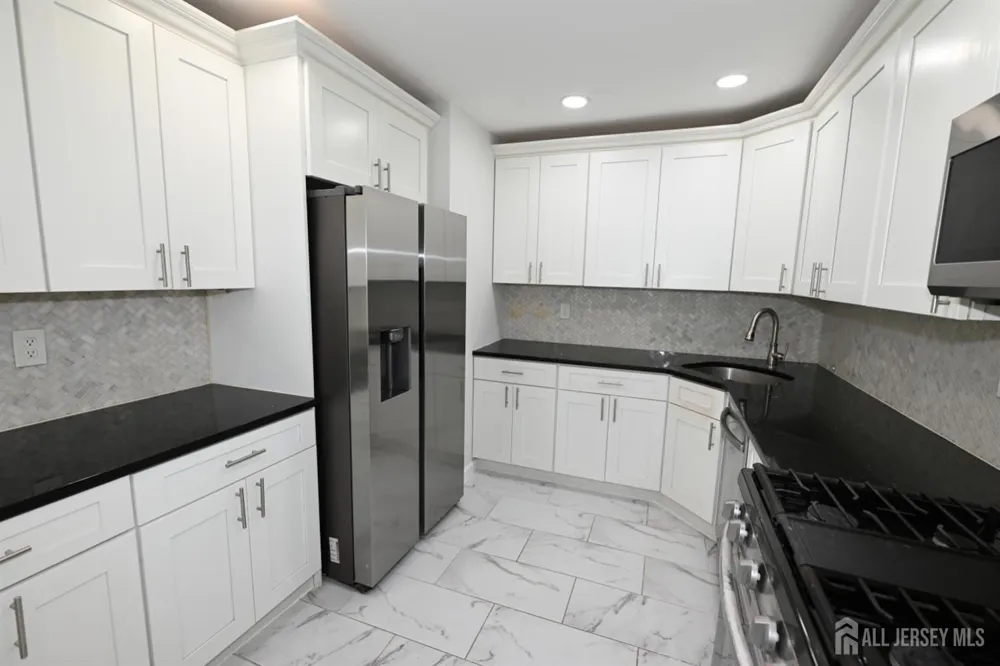 271 College Drive Edison, NJ 08817