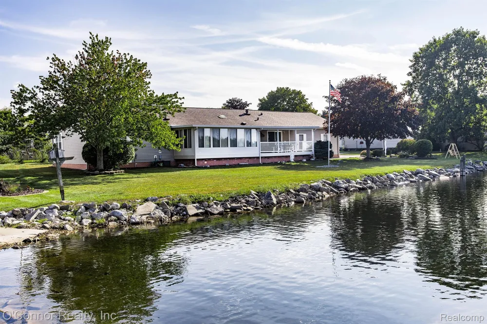 598 Trout Lake Court Kimball Township, MI 48074