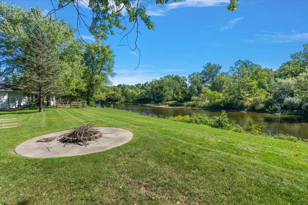 7842 Main Street Brooks Township, MI 49337