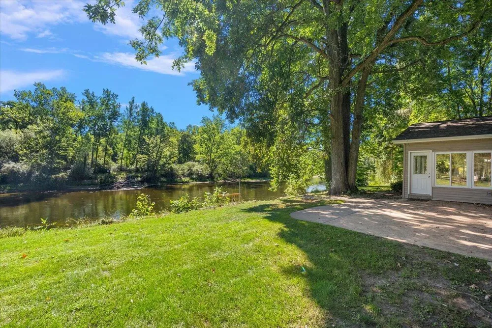 7842 Main Street Brooks Township, MI 49337