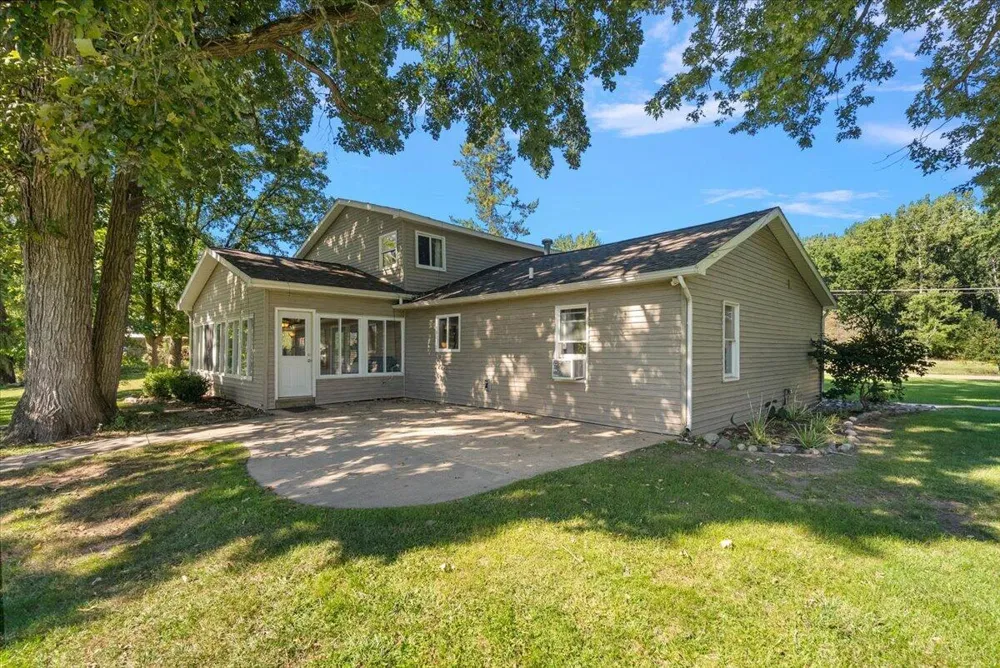 7842 Main Street Brooks Township, MI 49337