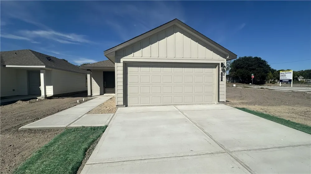 503 Meansville Drive Odem, TX 78370
