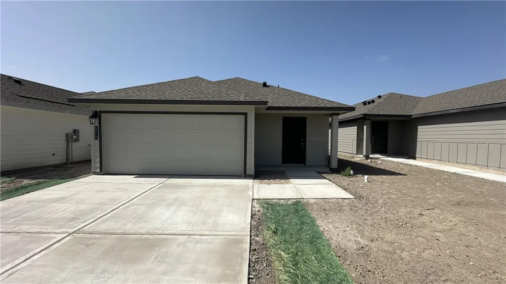 516 Meansville Drive Odem, TX 78370