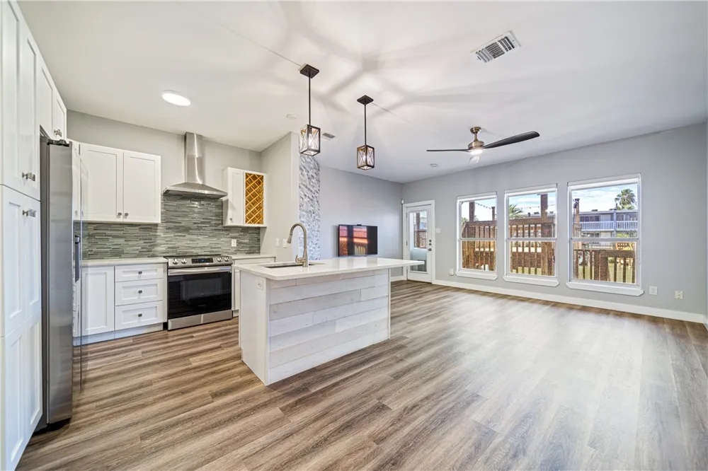 15433 Seamount Cay Court #4 Corpus Christi, TX 78418