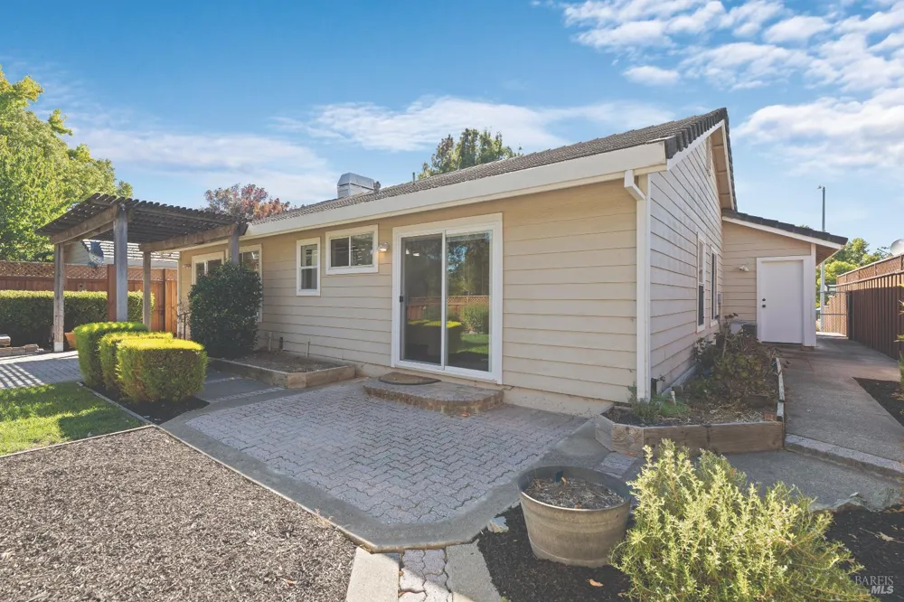 918 Ginkgo Place Windsor, CA 95492