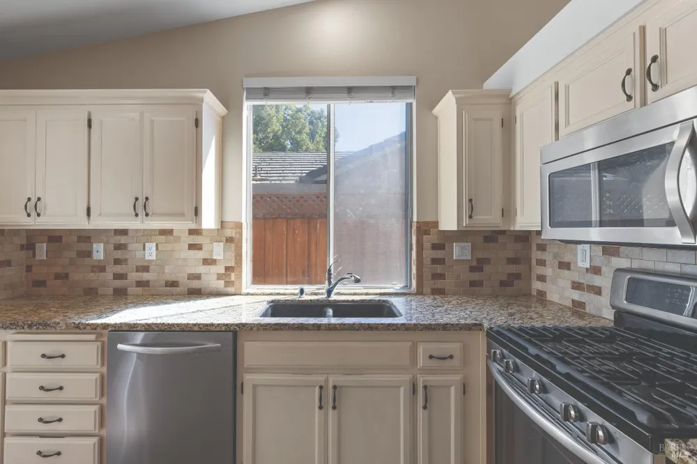 918 Ginkgo Place Windsor, CA 95492