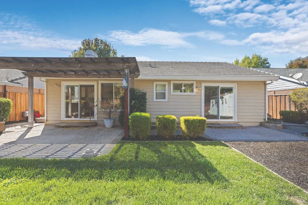 918 Ginkgo Place Windsor, CA 95492