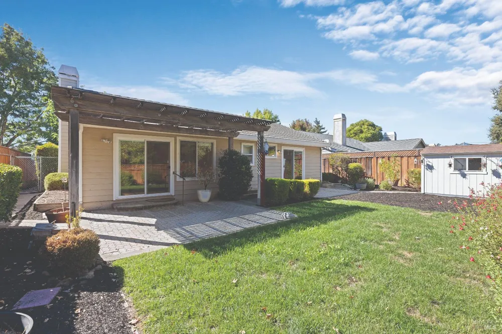 918 Ginkgo Place Windsor, CA 95492