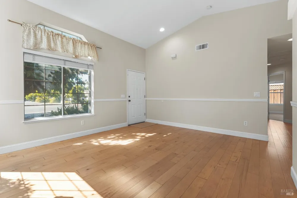 918 Ginkgo Place Windsor, CA 95492