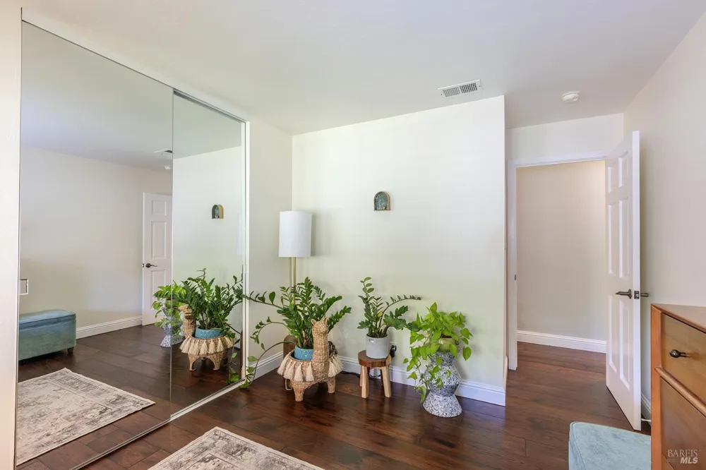 2491 Vine Hill Drive Napa, CA 94558