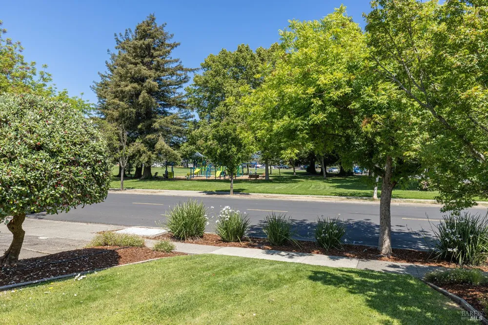 2491 Vine Hill Drive Napa, CA 94558