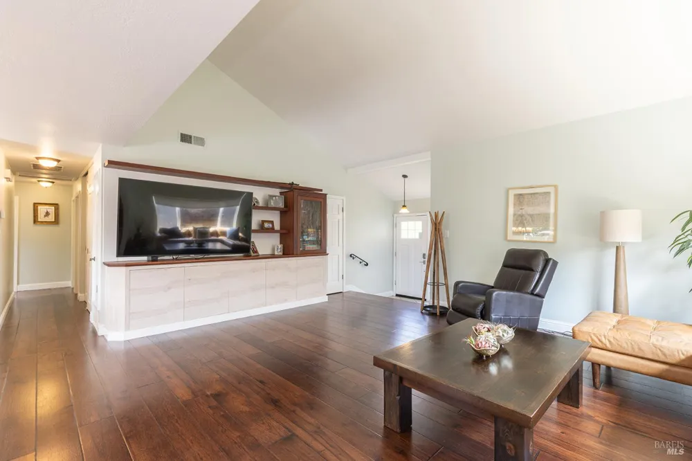 2491 Vine Hill Drive Napa, CA 94558