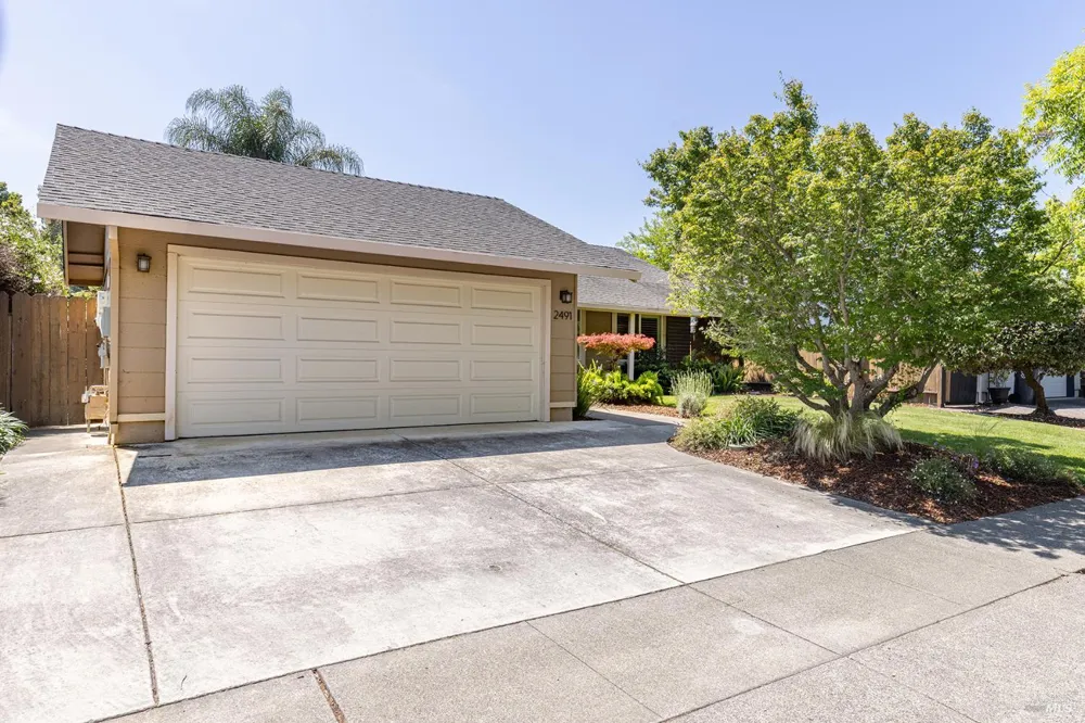 2491 Vine Hill Drive Napa, CA 94558