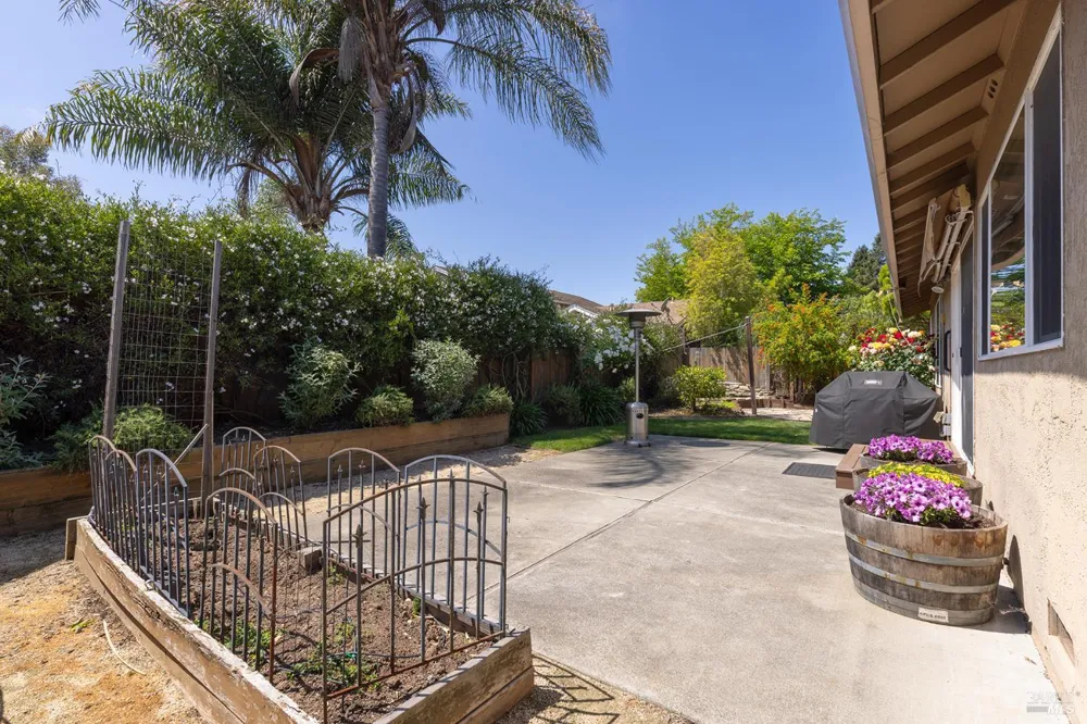 2491 Vine Hill Drive Napa, CA 94558