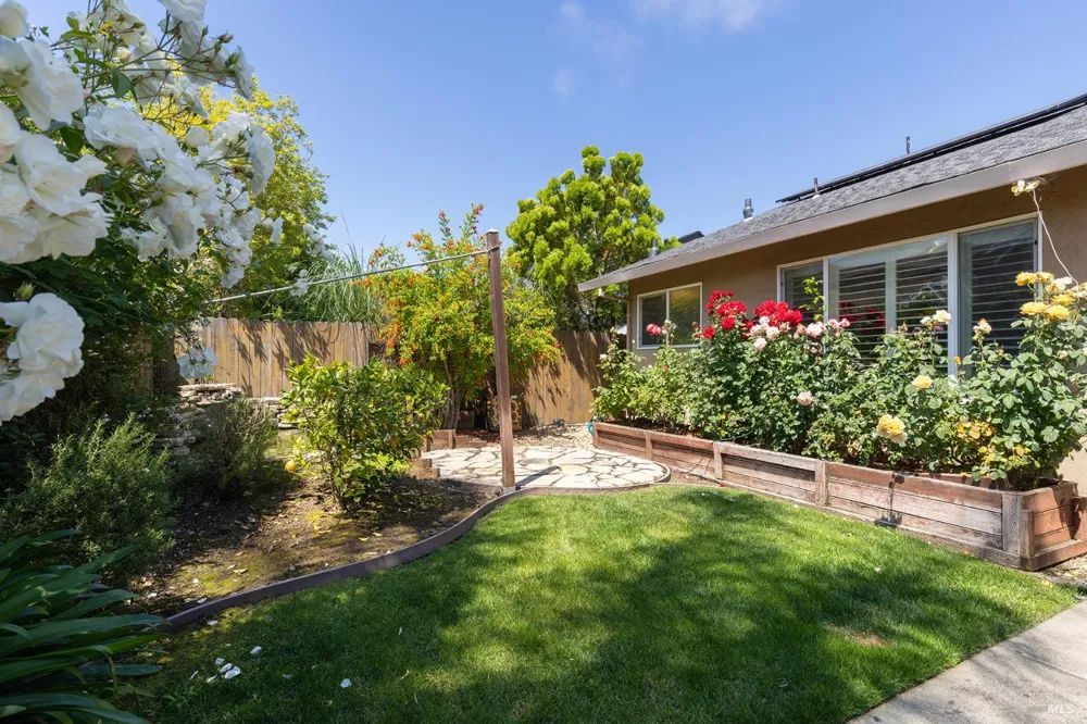 2491 Vine Hill Drive Napa, CA 94558