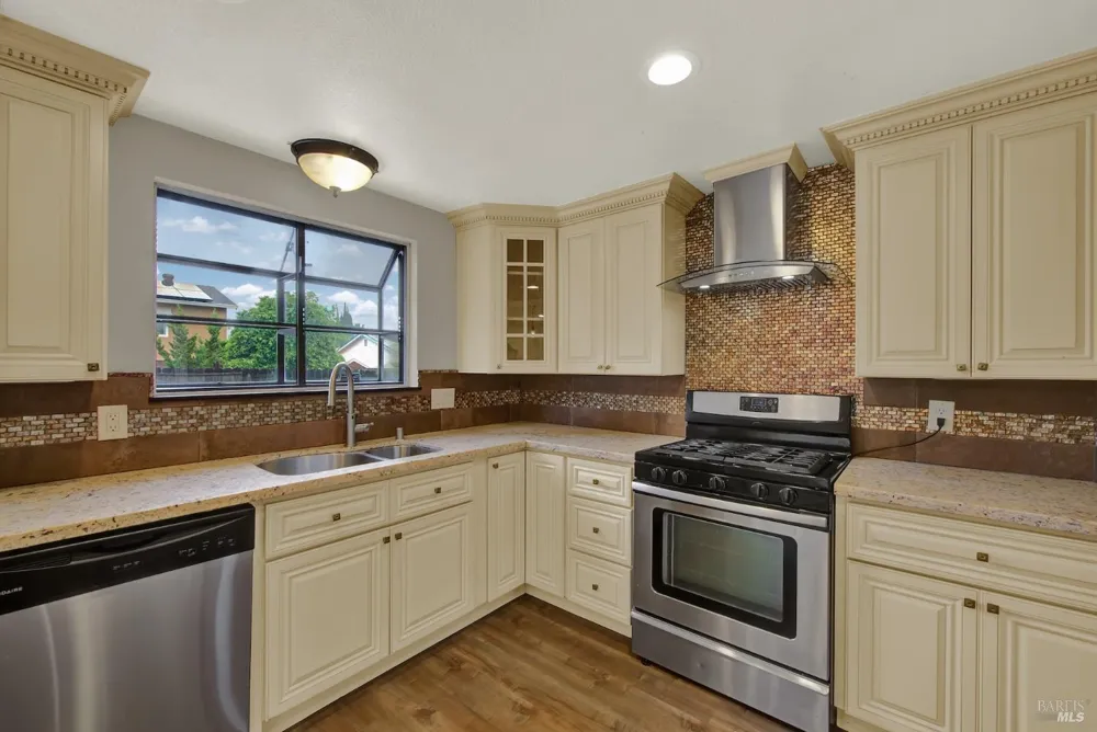 308 Plantation Way Vacaville, CA 95687