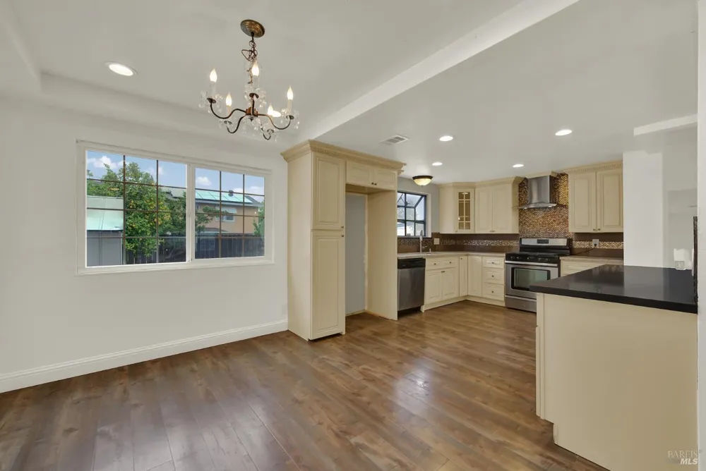 308 Plantation Way Vacaville, CA 95687