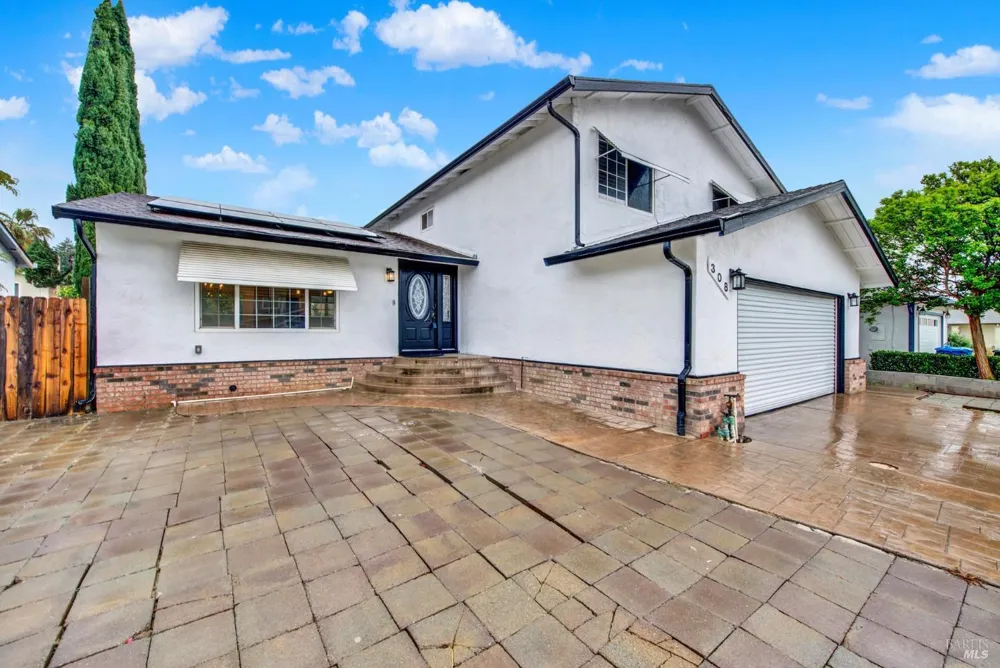 308 Plantation Way Vacaville, CA 95687