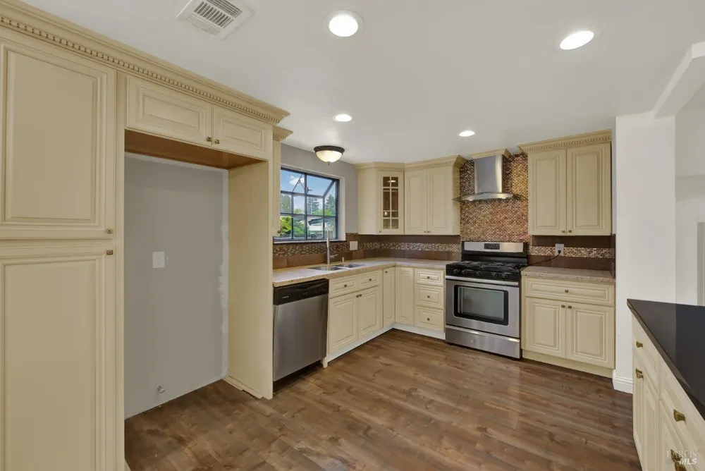 308 Plantation Way Vacaville, CA 95687