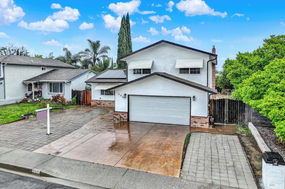 308 Plantation Way Vacaville, CA 95687