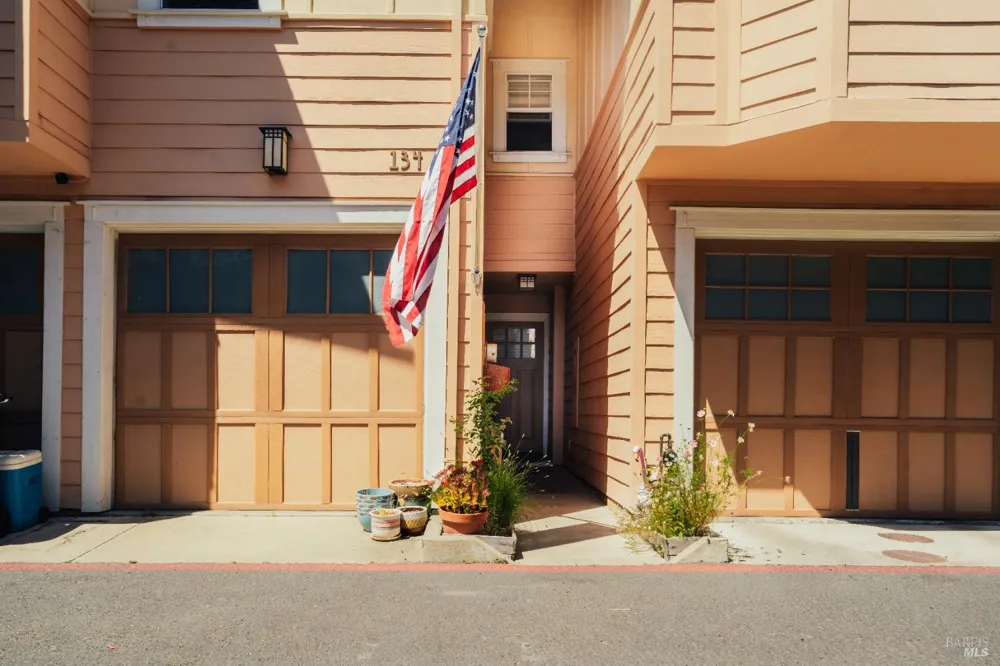 134 Valley Oak Drive Napa, CA 94558