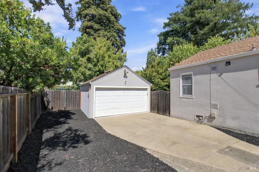 1772 Spruce Street Napa, CA 94559