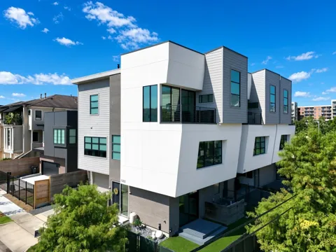 1302 Crocker Street