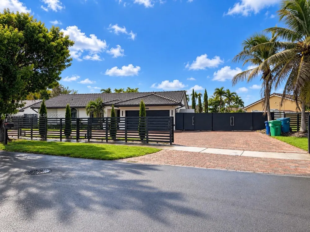 20743 SW 128 Ct Miami, FL 33177