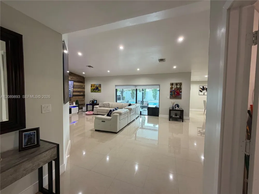 20743 SW 128 Ct Miami, FL 33177