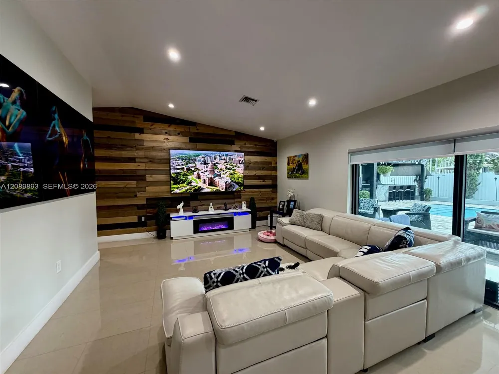 20743 SW 128 Ct Miami, FL 33177