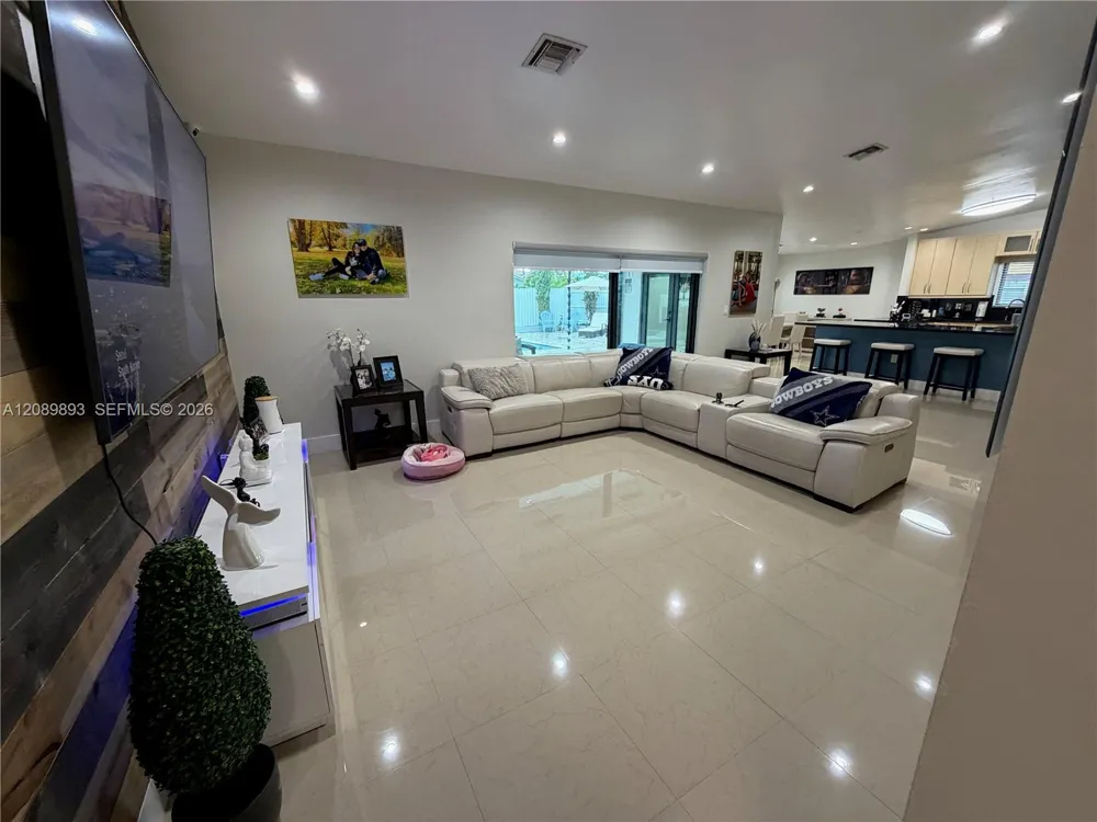 20743 SW 128 Ct Miami, FL 33177